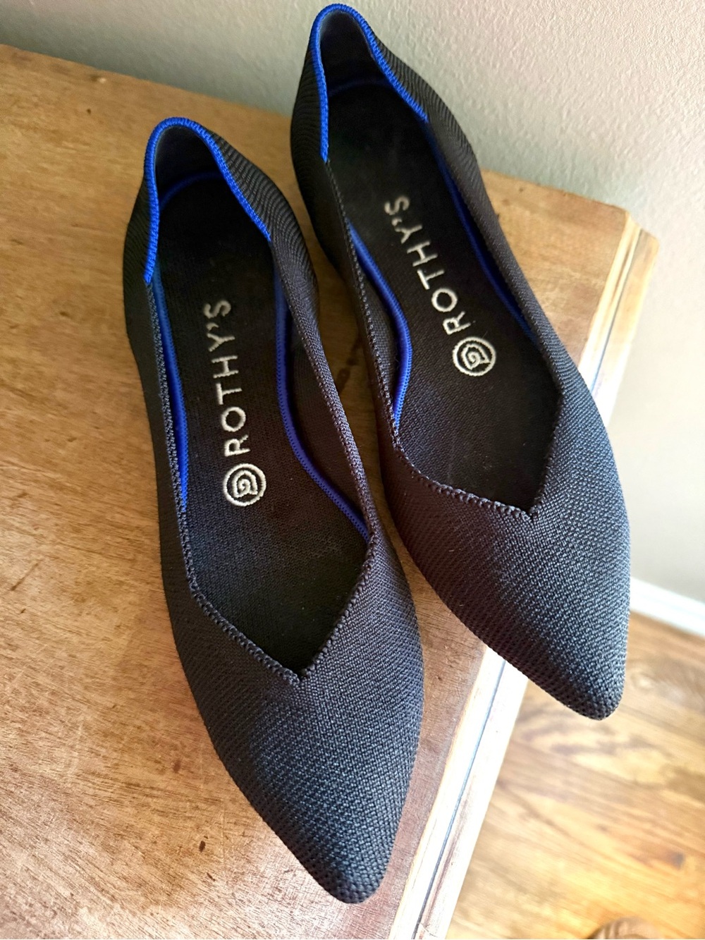Rothy's Black Pointed Knit Flats with Royal Blue Trim